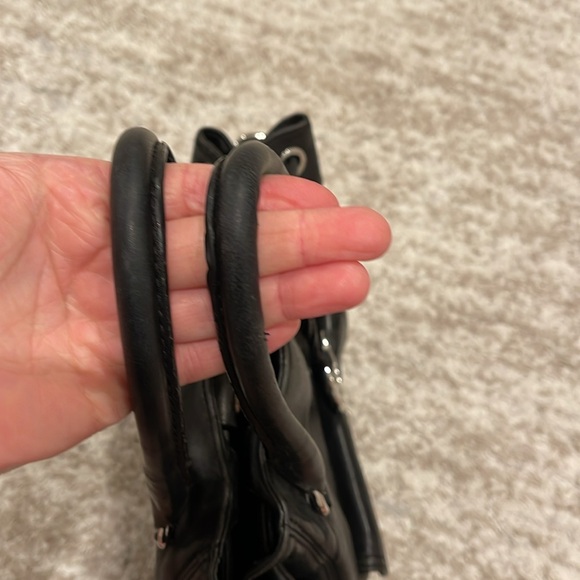 MICHAEL MICHAEL KORS
Leather Shoulder Bag - Picture 6 of 6